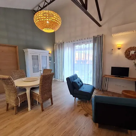 Appartement Appt Terrasse Dans Demeure De Charme Thuir