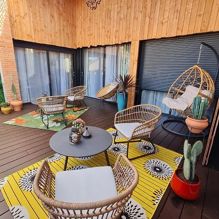 Appt Terrasse Dans Demeure De Charme *